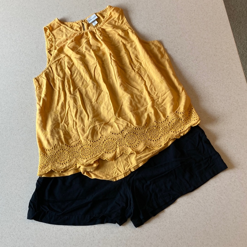 Ava & Viv Black Shorts & Yellow Top Women Size 20W & 2X